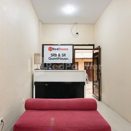 Sr Residence Near Mall Ciputra Cibubur Mitra Reddoorz Bekasi Exteriér fotografie