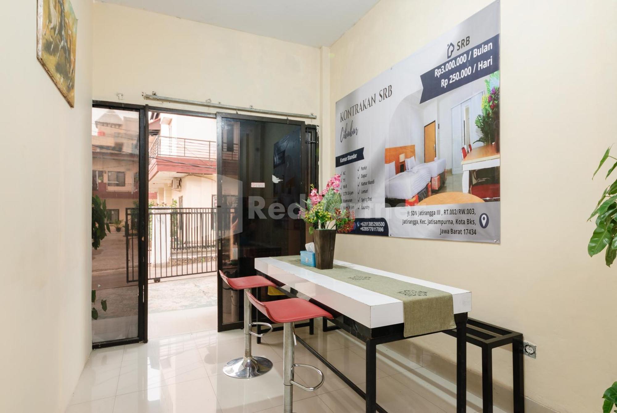 Sr Residence Near Mall Ciputra Cibubur Mitra Reddoorz Bekasi Exteriér fotografie