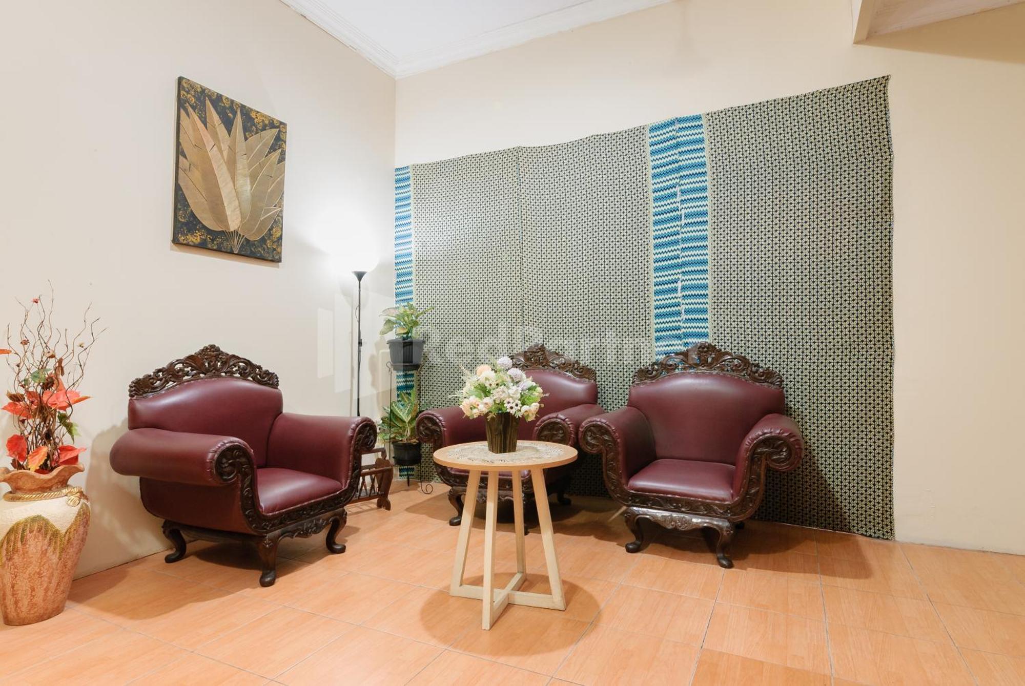 Sr Residence Near Mall Ciputra Cibubur Mitra Reddoorz Bekasi Exteriér fotografie