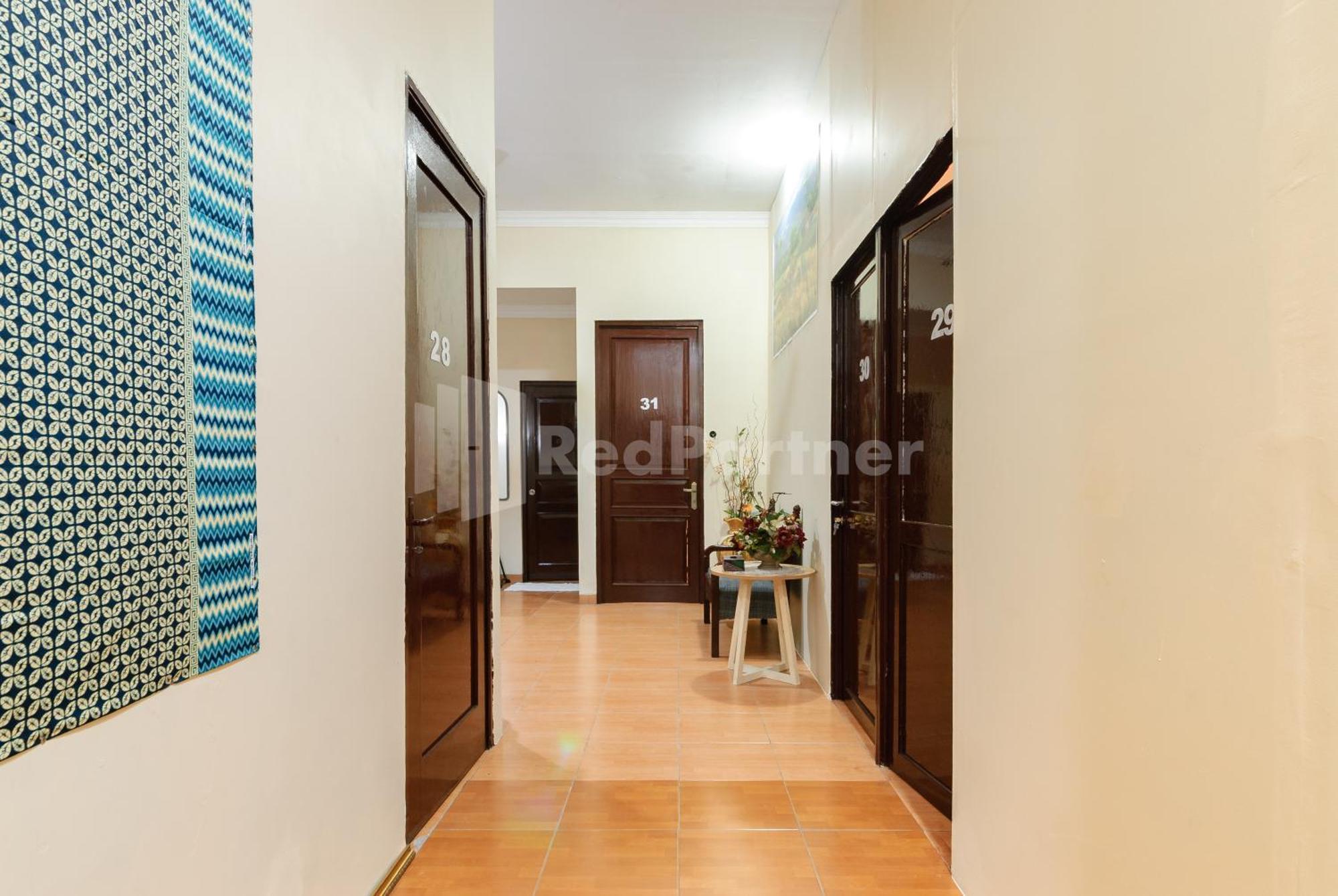Sr Residence Near Mall Ciputra Cibubur Mitra Reddoorz Bekasi Exteriér fotografie