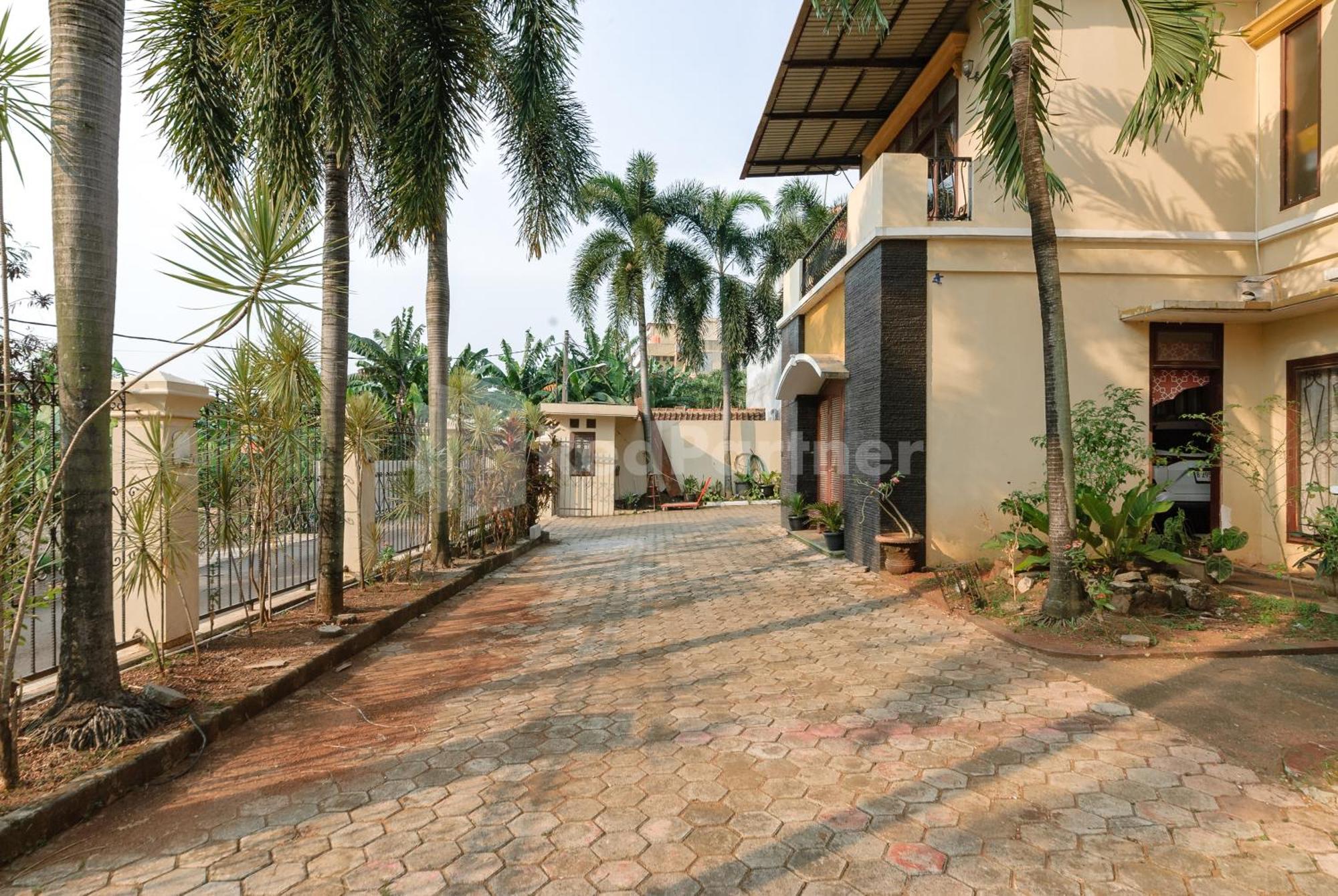 Sr Residence Near Mall Ciputra Cibubur Mitra Reddoorz Bekasi Exteriér fotografie
