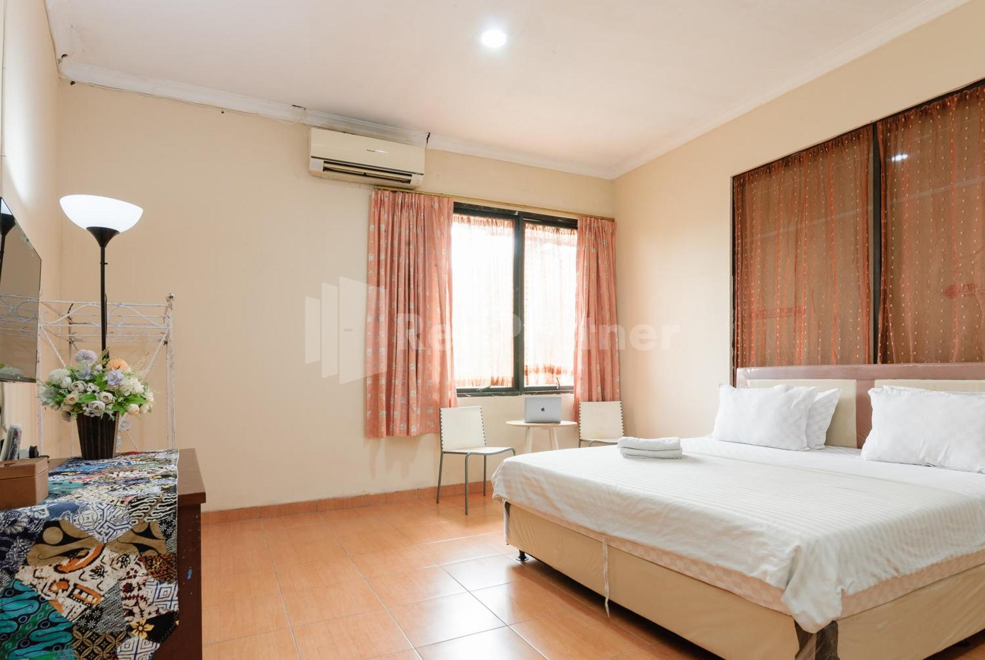 Sr Residence Near Mall Ciputra Cibubur Mitra Reddoorz Bekasi Exteriér fotografie