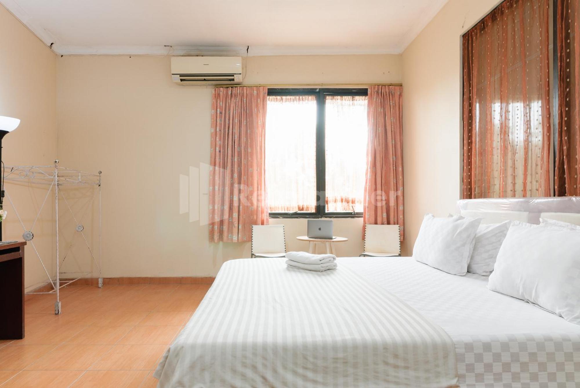 Sr Residence Near Mall Ciputra Cibubur Mitra Reddoorz Bekasi Exteriér fotografie