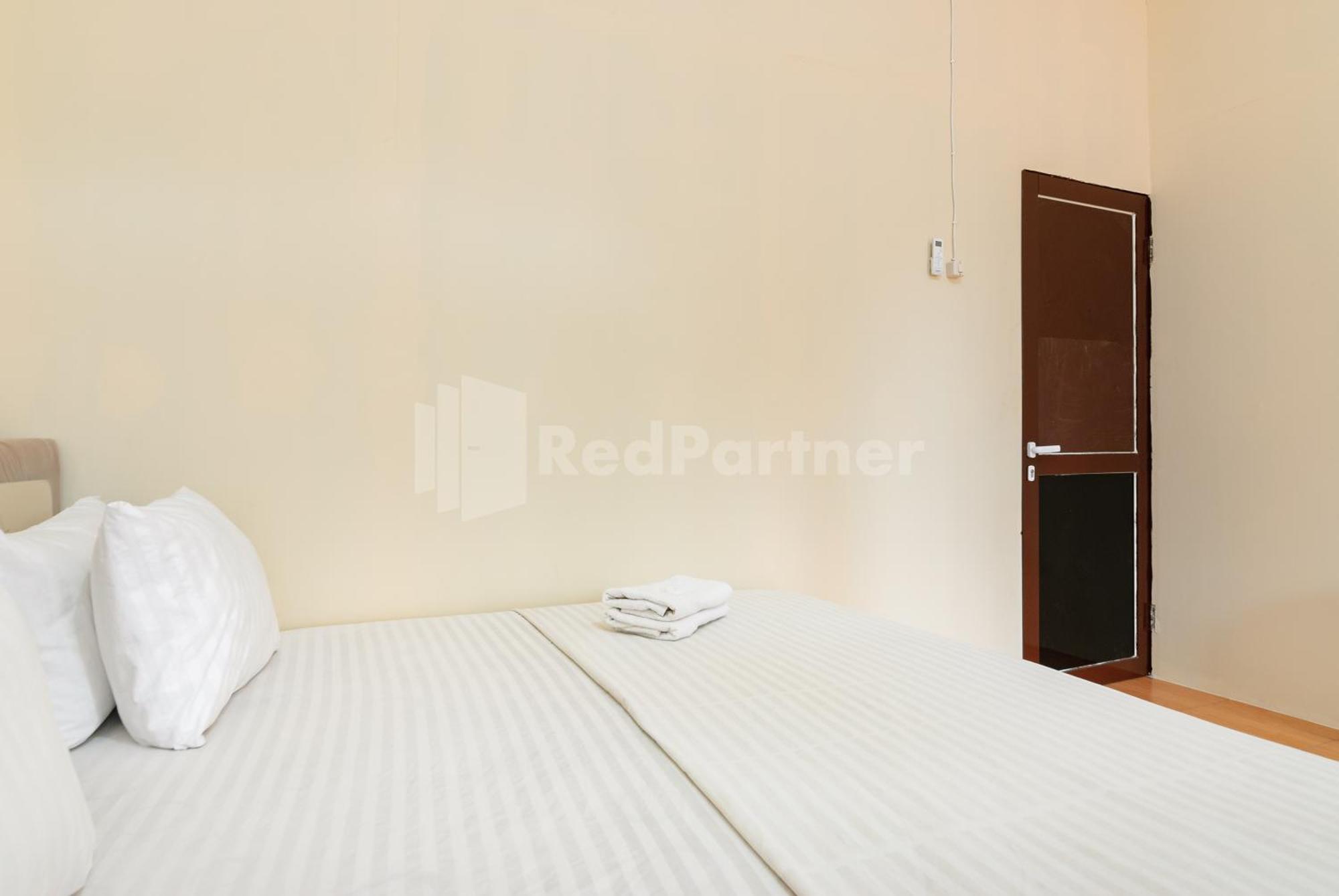 Sr Residence Near Mall Ciputra Cibubur Mitra Reddoorz Bekasi Exteriér fotografie